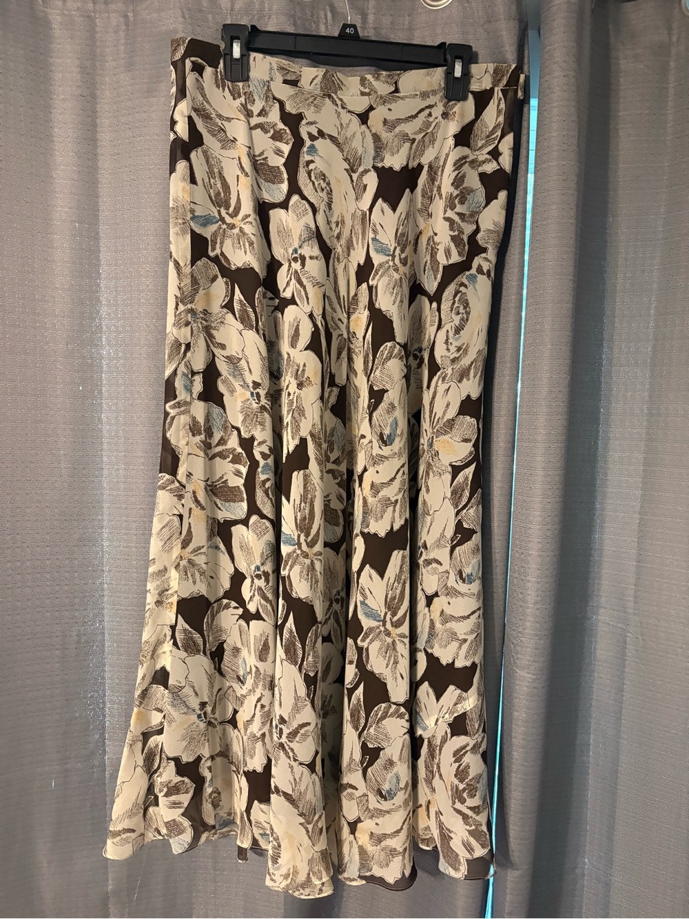 Jones New York Brown Silk maxi skirtwith Cream Floral T - Picture 1 of 3